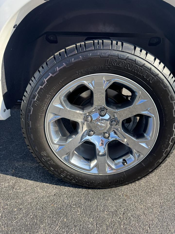RAM 1500 Laramie 4x4 Crew Cab 5'7" Box 2017