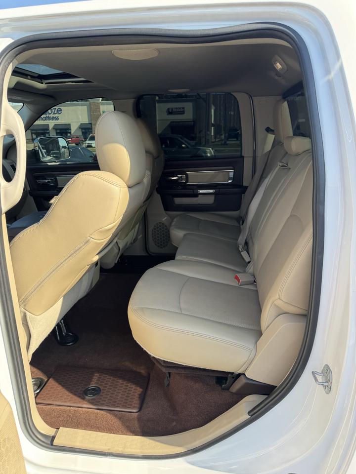 RAM 1500 Laramie 4x4 Crew Cab 5'7" Box 2017