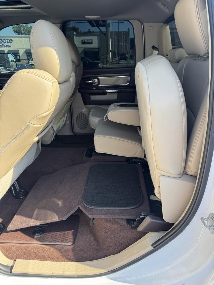 RAM 1500 Laramie 4x4 Crew Cab 5'7" Box 2017