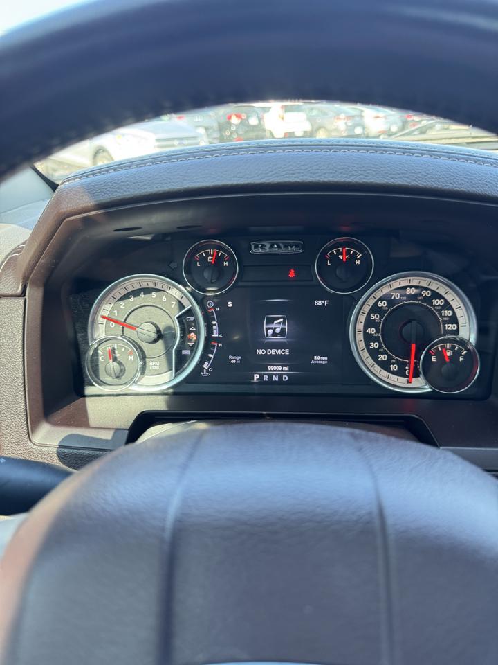 RAM 1500 Laramie 4x4 Crew Cab 5'7" Box 2017
