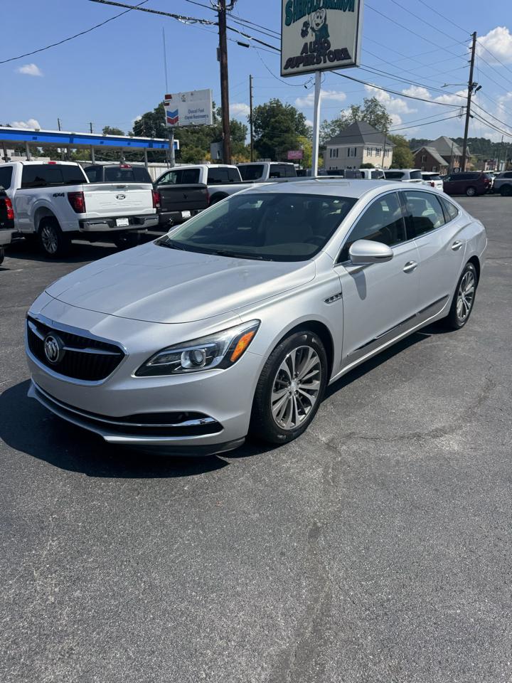 Buick LaCrosse 4dr Sdn Essence FWD 2017