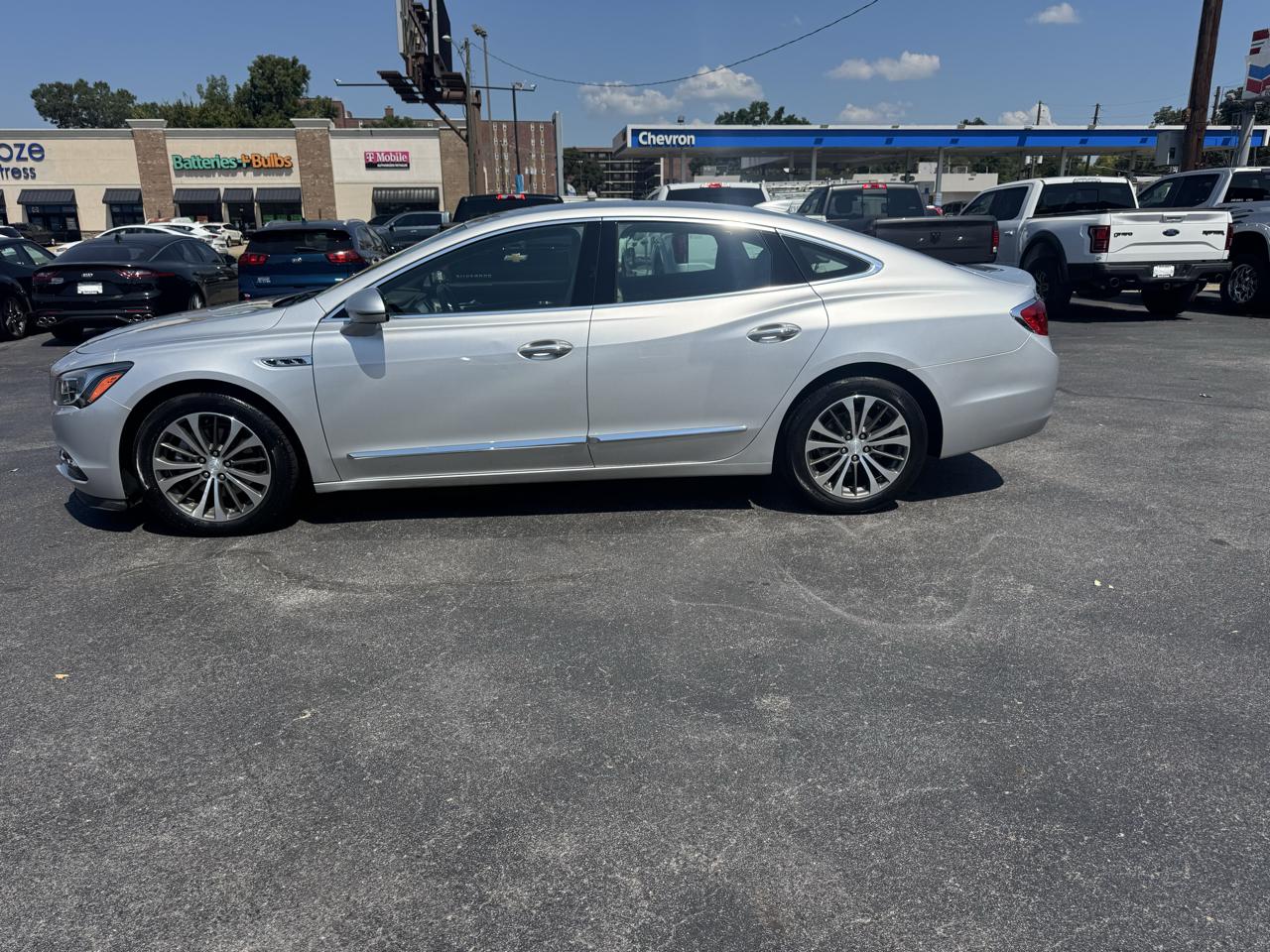 Buick LaCrosse 4dr Sdn Essence FWD 2017