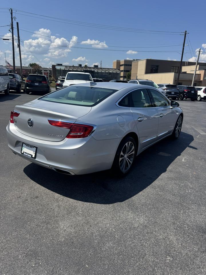 Buick LaCrosse 4dr Sdn Essence FWD 2017