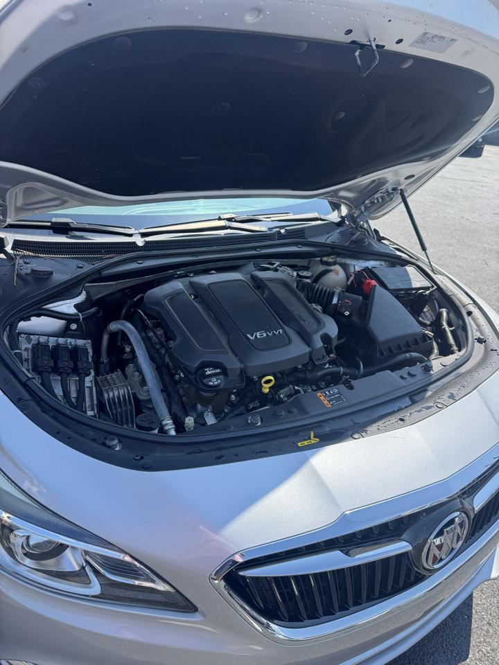 Buick LaCrosse 4dr Sdn Essence FWD 2017