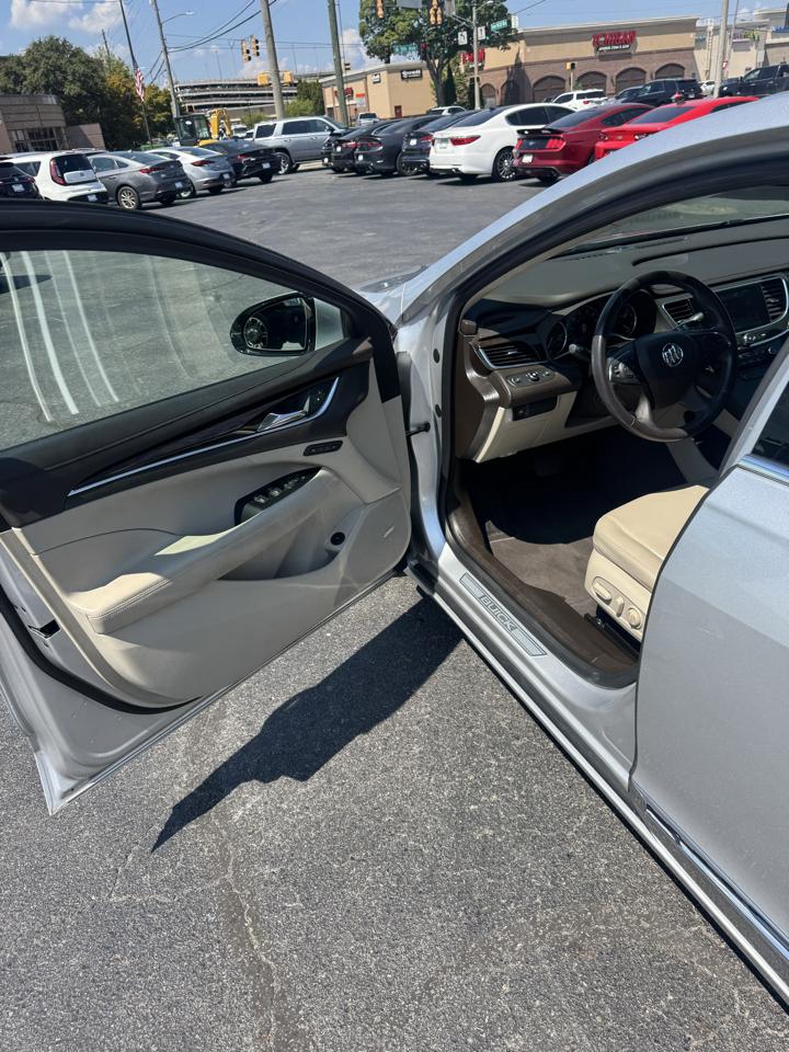 Buick LaCrosse 4dr Sdn Essence FWD 2017