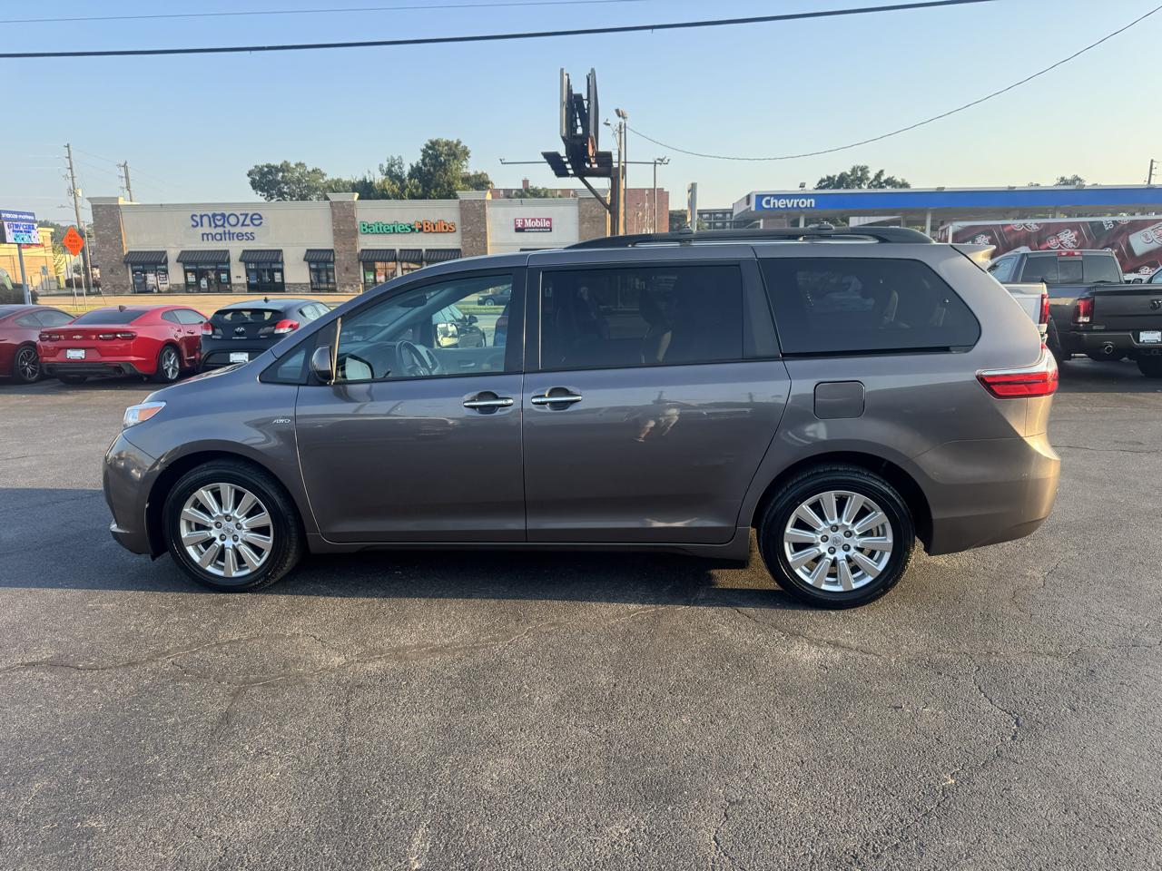 Toyota Sienna Limited Premium AWD 7-Passenger (Natl) 2017