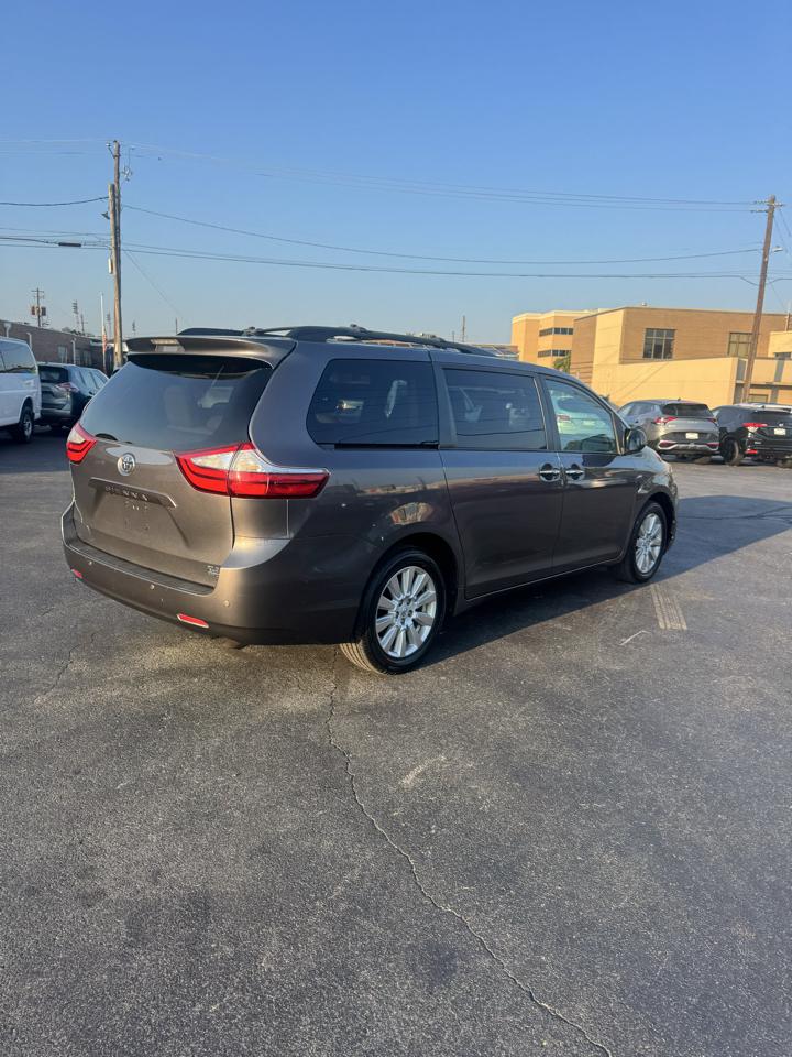 Toyota Sienna Limited Premium AWD 7-Passenger (Natl) 2017