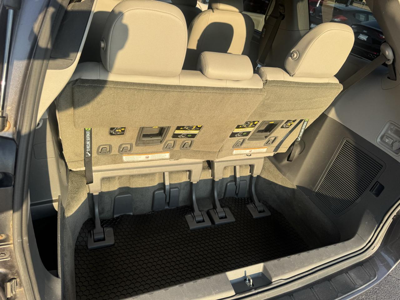 Toyota Sienna Limited Premium AWD 7-Passenger (Natl) 2017