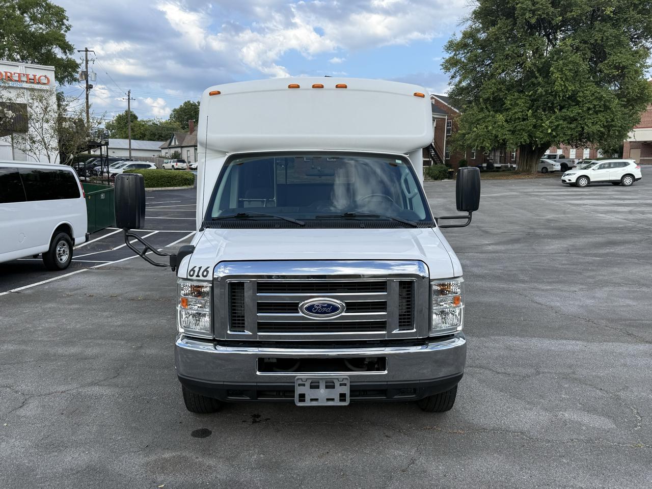 Ford Econoline Commercial Cutaway E-350 Super Duty 138" DRW 2016
