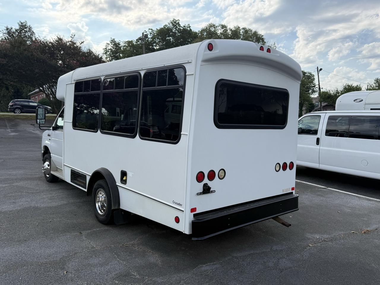 Ford Econoline Commercial Cutaway E-350 Super Duty 138" DRW 2016