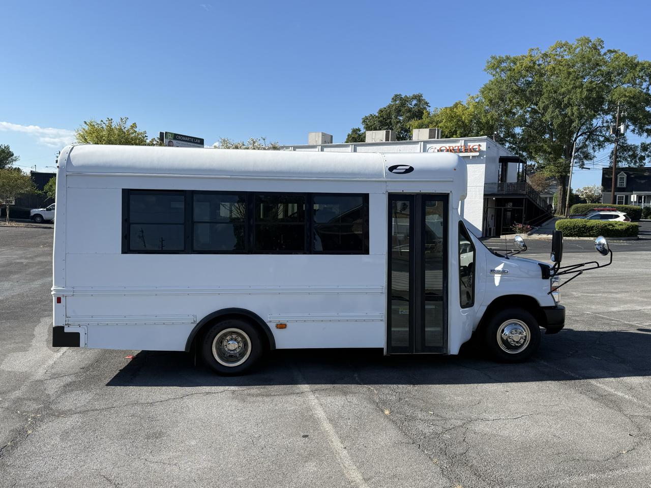 Ford E-Series Cutaway E-350 SRW 138" WB 2019