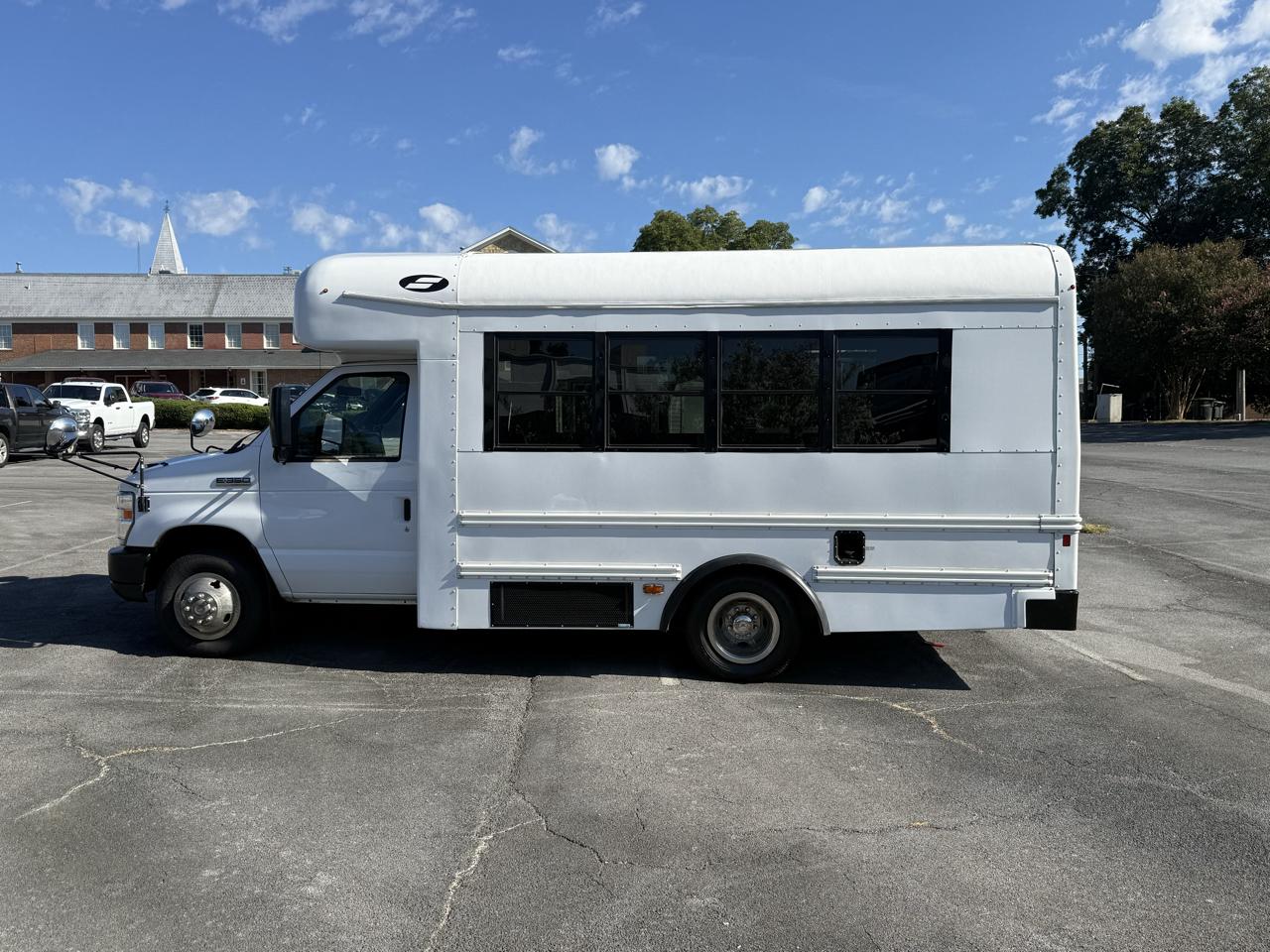 Ford E-Series Cutaway E-350 SRW 138" WB 2019