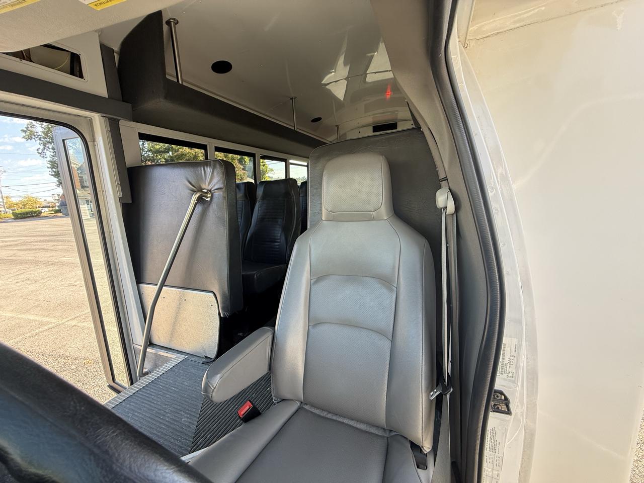 Ford E-Series Cutaway E-350 SRW 138" WB 2019