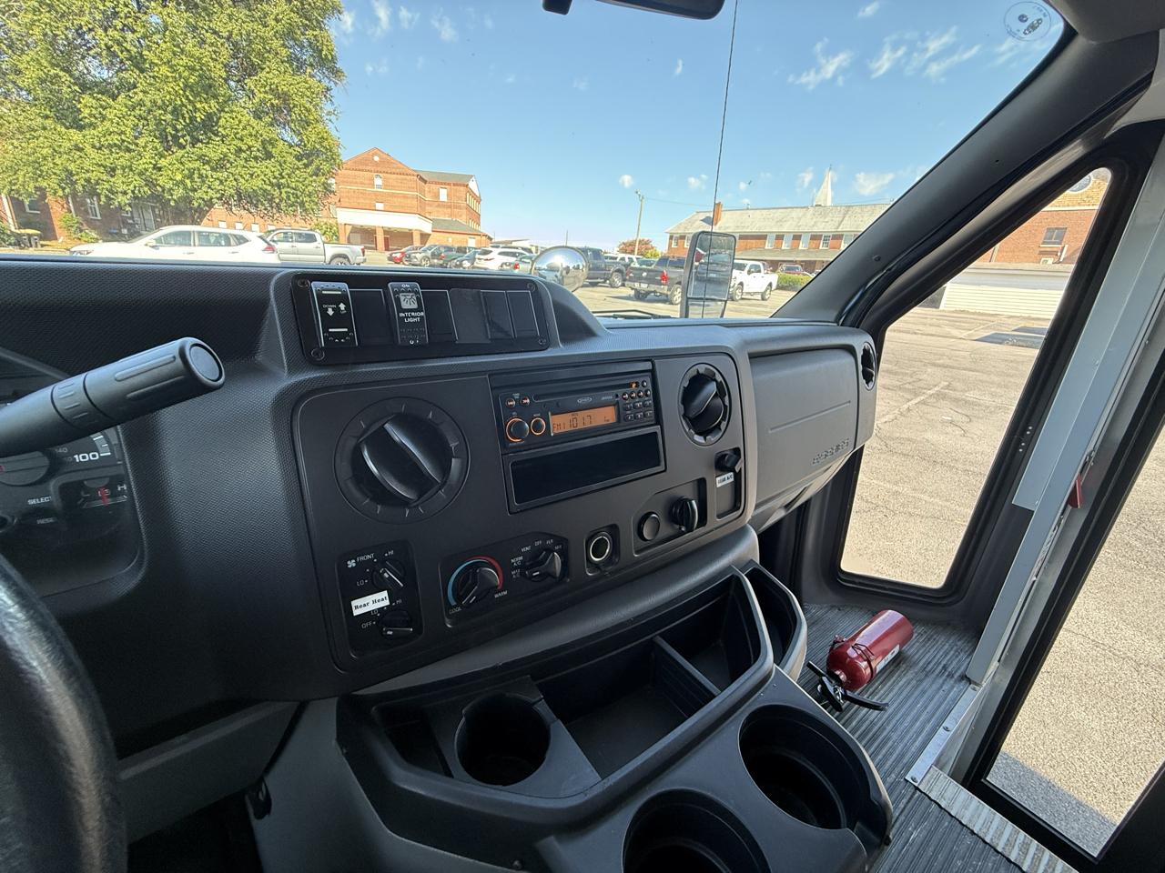 Ford E-Series Cutaway E-350 SRW 138" WB 2019