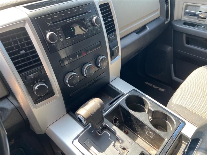 RAM 1500 SLT Quad Cab 4WD 2012