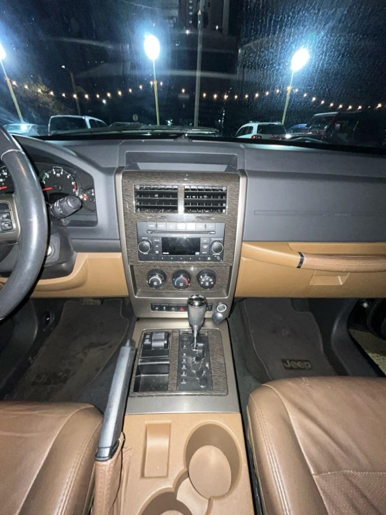 Jeep Liberty Limited 4WD 2012