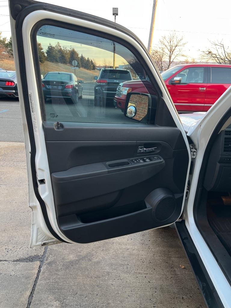 Jeep Liberty Sport 4WD 2012