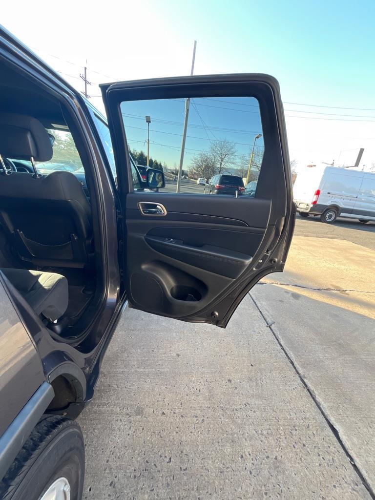 Jeep Grand Cherokee Laredo 4WD 2015