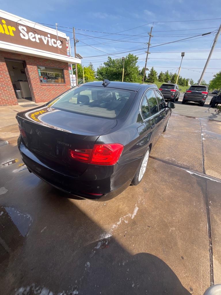 BMW 3-Series 328i xDrive Sedan 2013