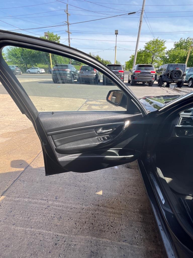 BMW 3-Series 328i xDrive Sedan 2013