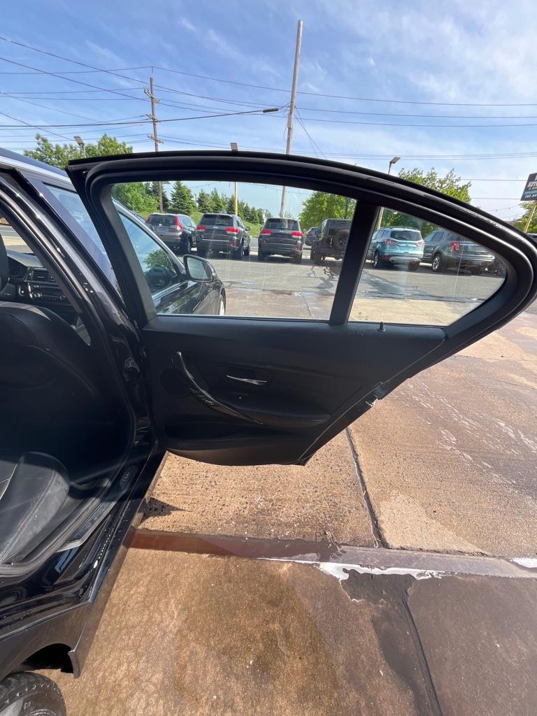 BMW 3-Series 328i xDrive Sedan 2013