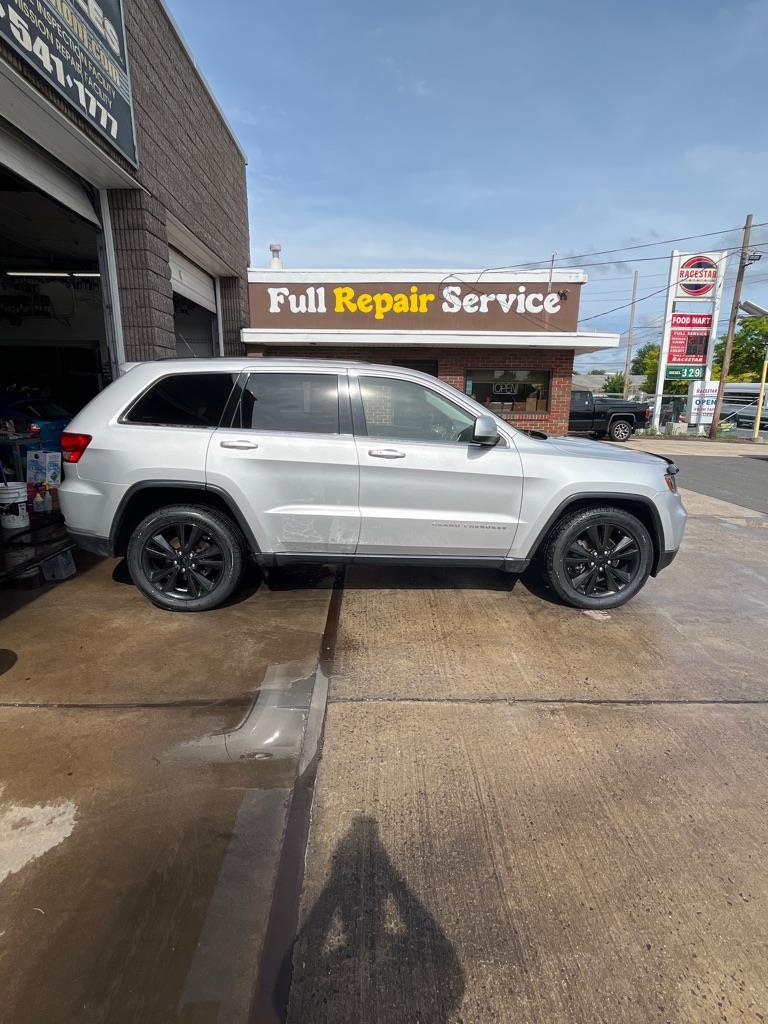 Jeep Grand Cherokee Laredo 4WD 2012
