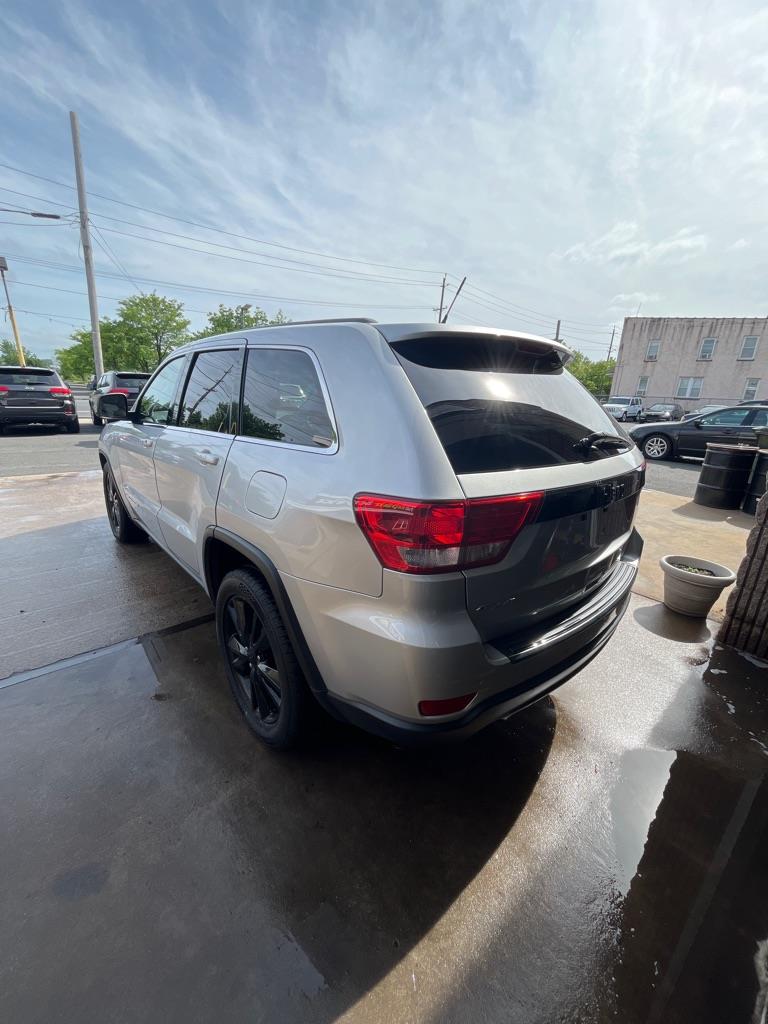 Jeep Grand Cherokee Laredo 4WD 2012