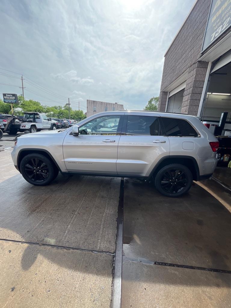 Jeep Grand Cherokee Laredo 4WD 2012