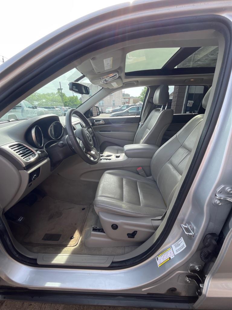 Jeep Grand Cherokee Laredo 4WD 2012