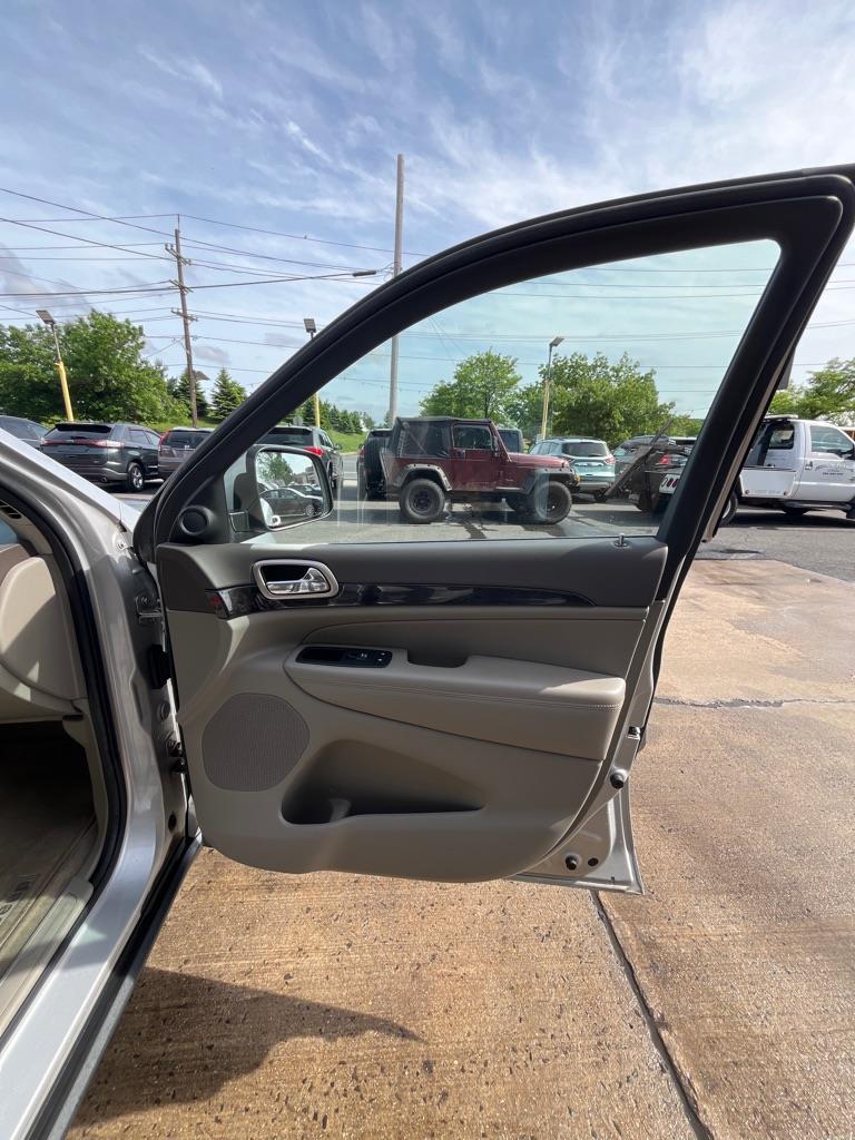 Jeep Grand Cherokee Laredo 4WD 2012