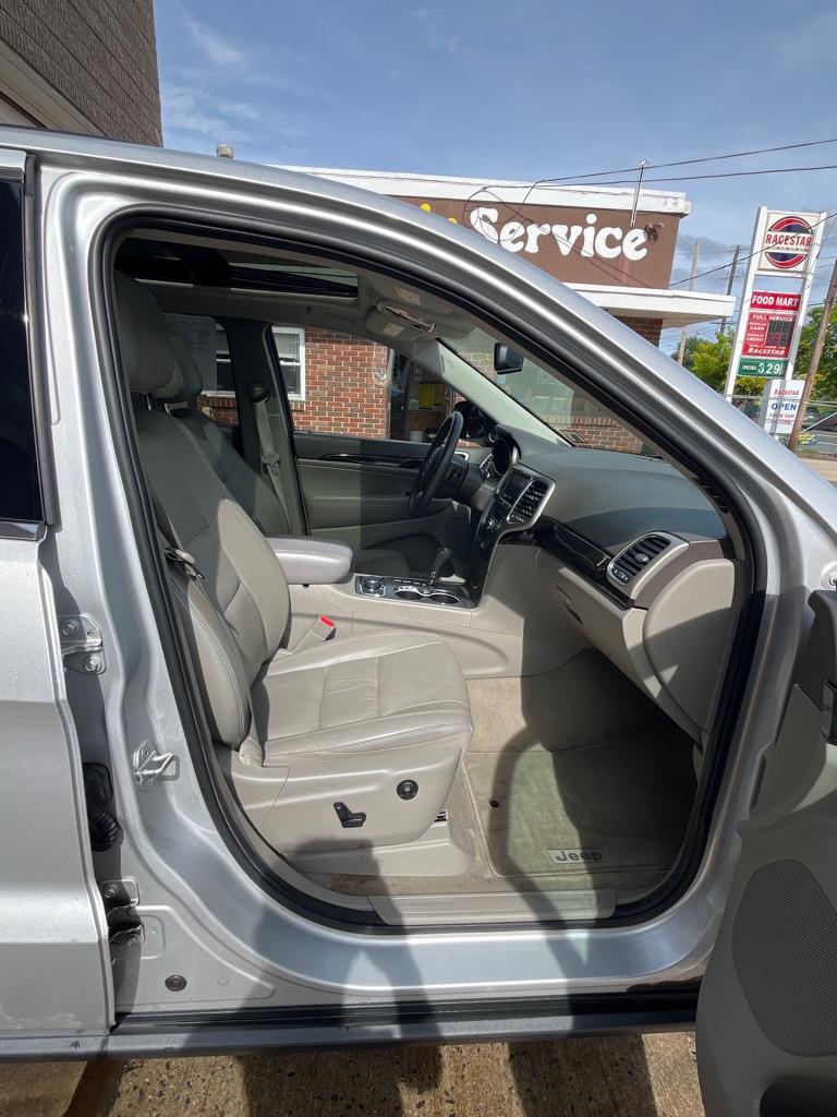 Jeep Grand Cherokee Laredo 4WD 2012