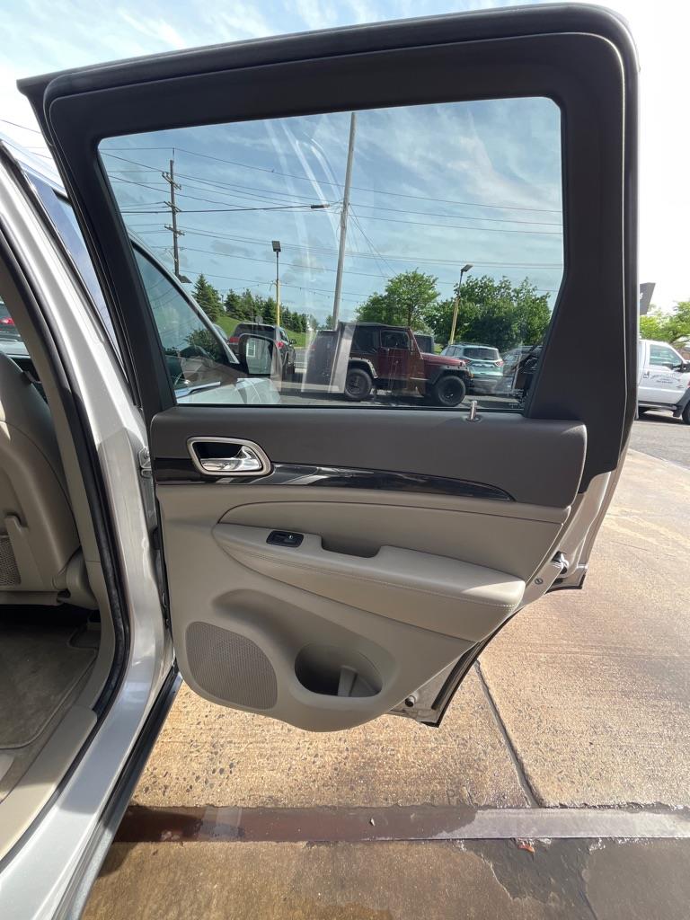 Jeep Grand Cherokee Laredo 4WD 2012