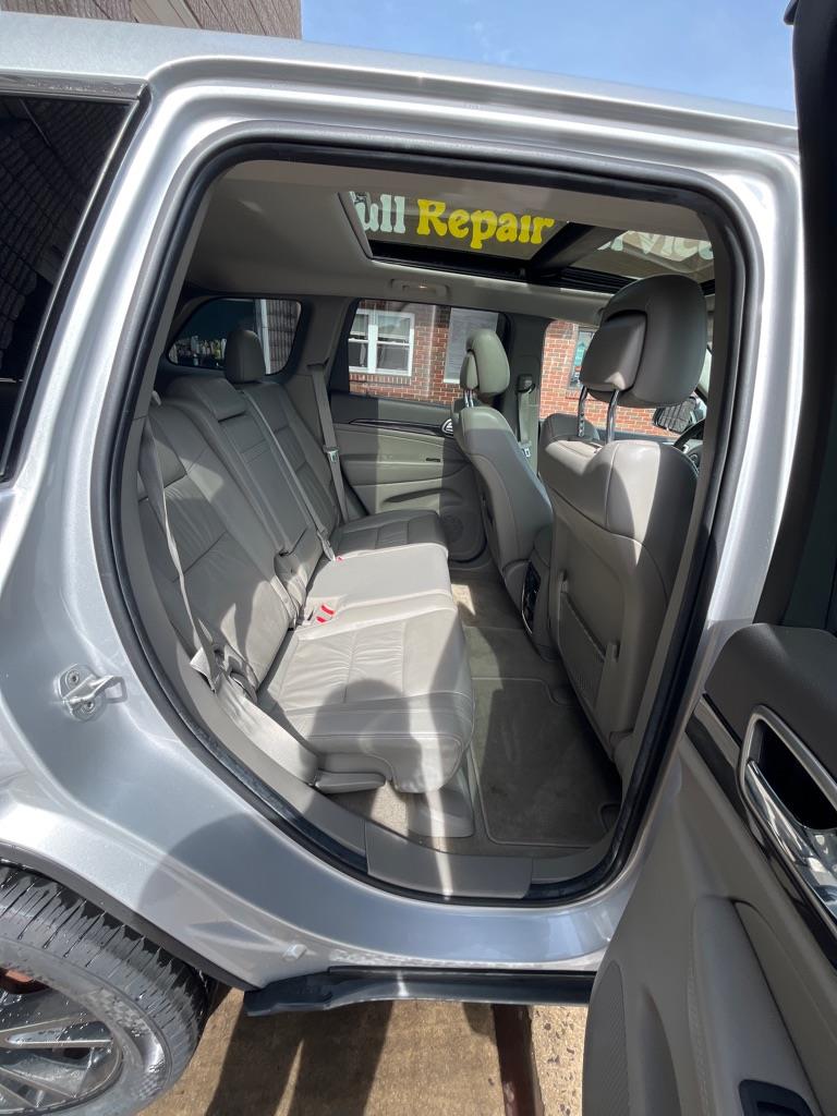 Jeep Grand Cherokee Laredo 4WD 2012