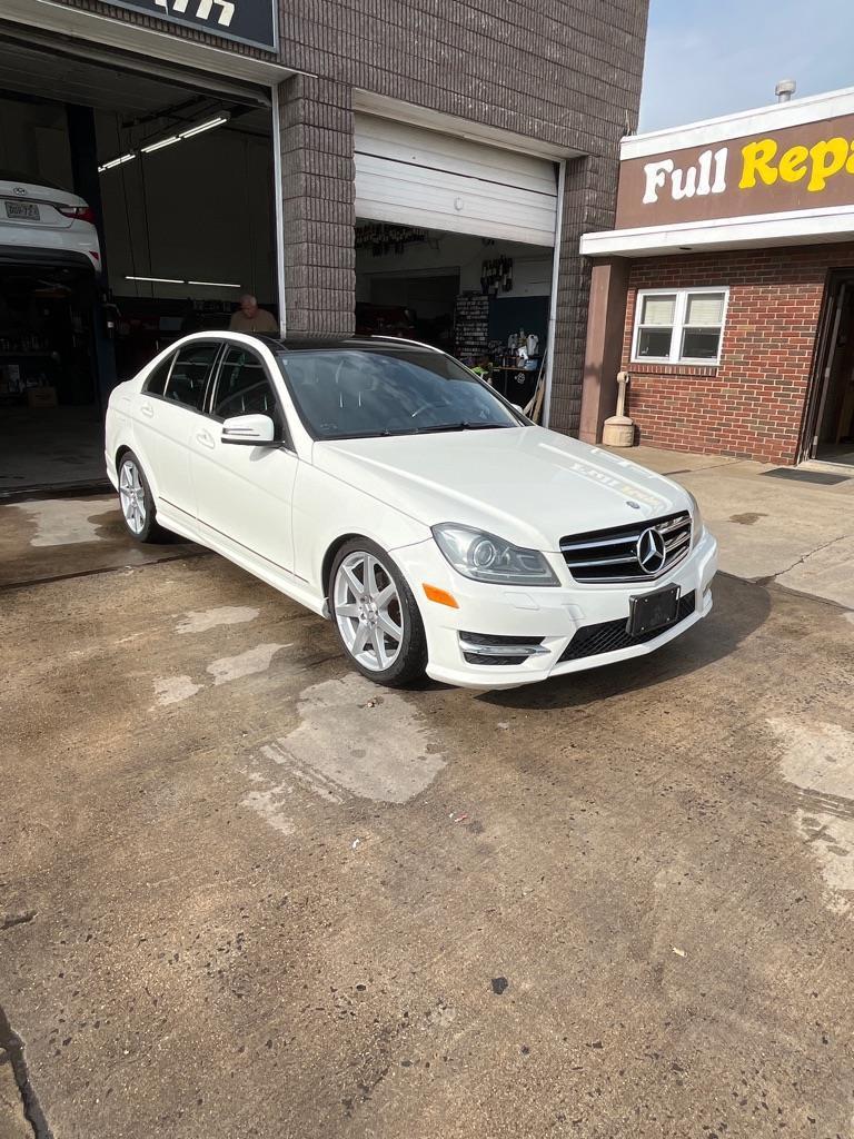 Mercedes-Benz C-Class C300 4MATIC Luxury Sedan 2012