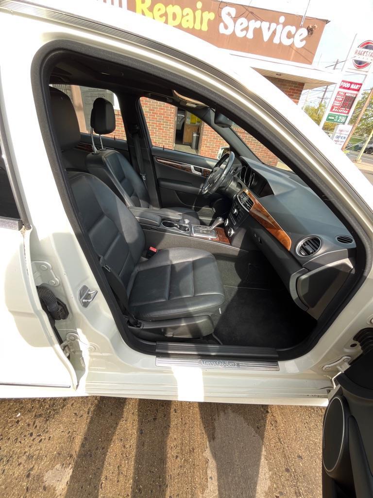 Mercedes-Benz C-Class C300 4MATIC Luxury Sedan 2012