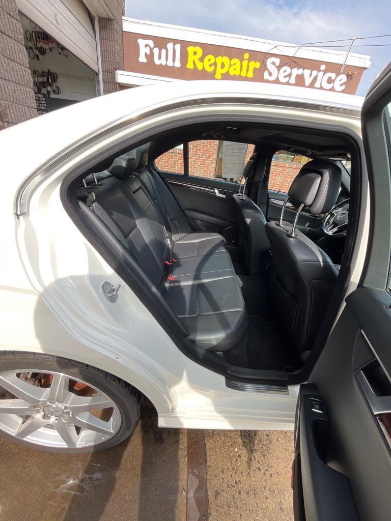Mercedes-Benz C-Class C300 4MATIC Luxury Sedan 2012