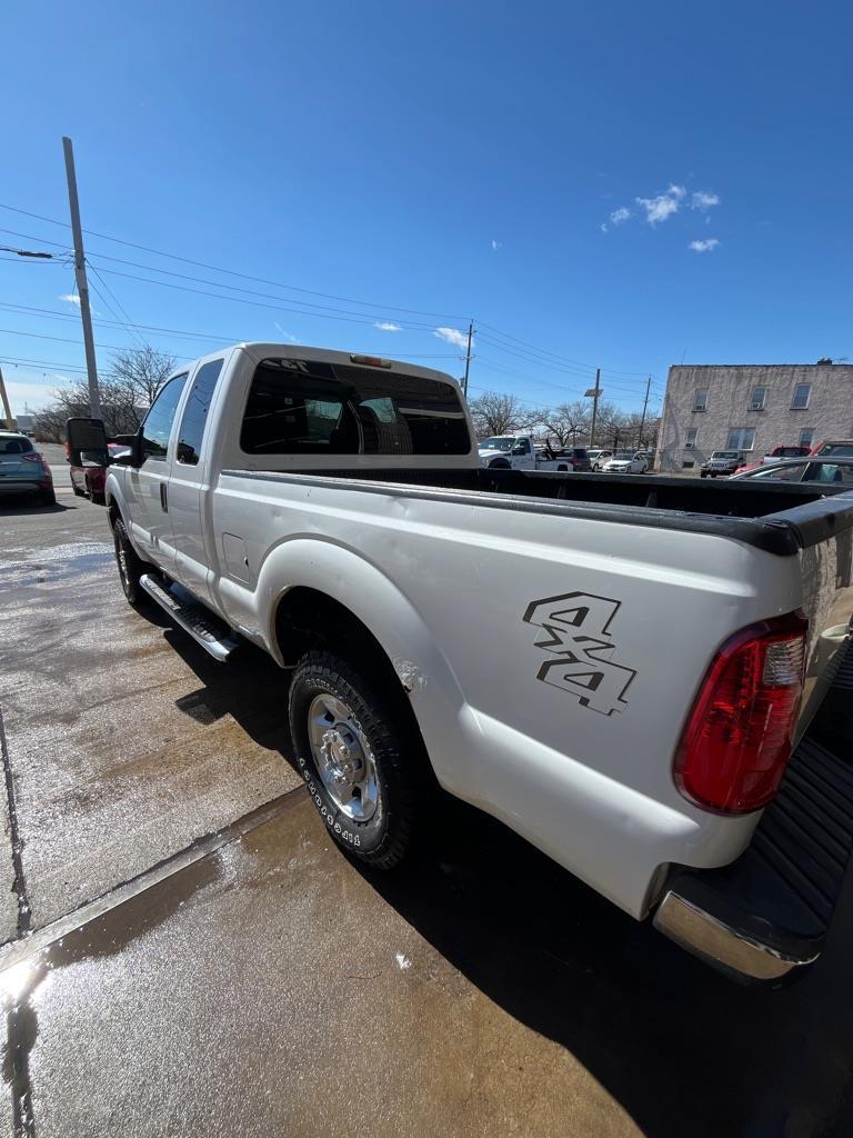 Ford F-250 SD XL SuperCab 4WD 2011
