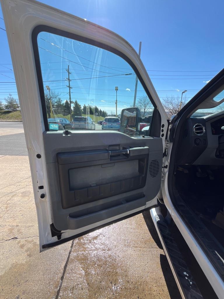 Ford F-250 SD XL SuperCab 4WD 2011