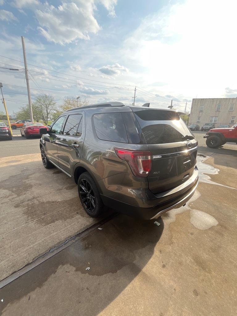 Ford Explorer XLT 4WD 2017