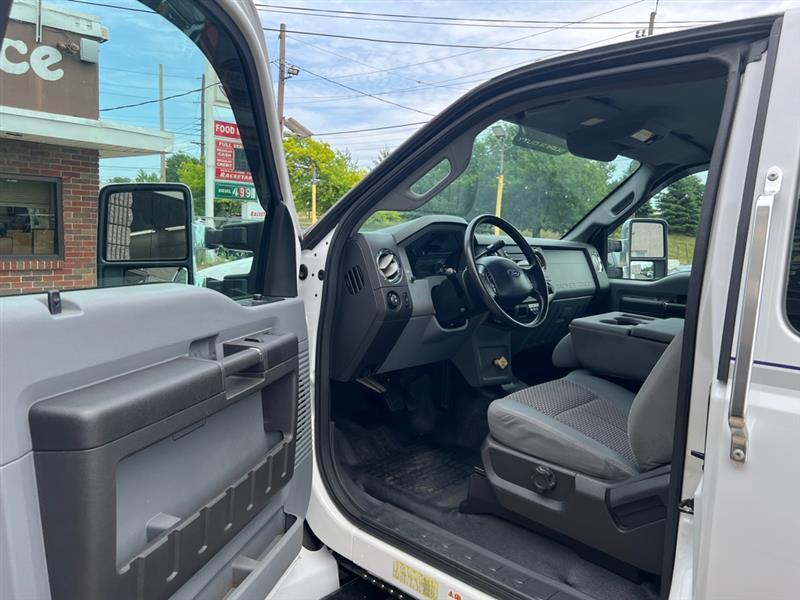 Ford F-650 SuperCab 2WD DRW 2012