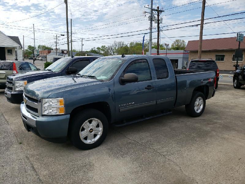 Used 2010 Chevrolet Silverado 1500 4WD Ext Cab 143.5" LT for Sale in