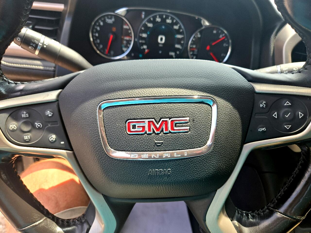 GMC Acadia AWD 4dr Denali 2019 GMC Acadia AWD 4dr Denali 2019