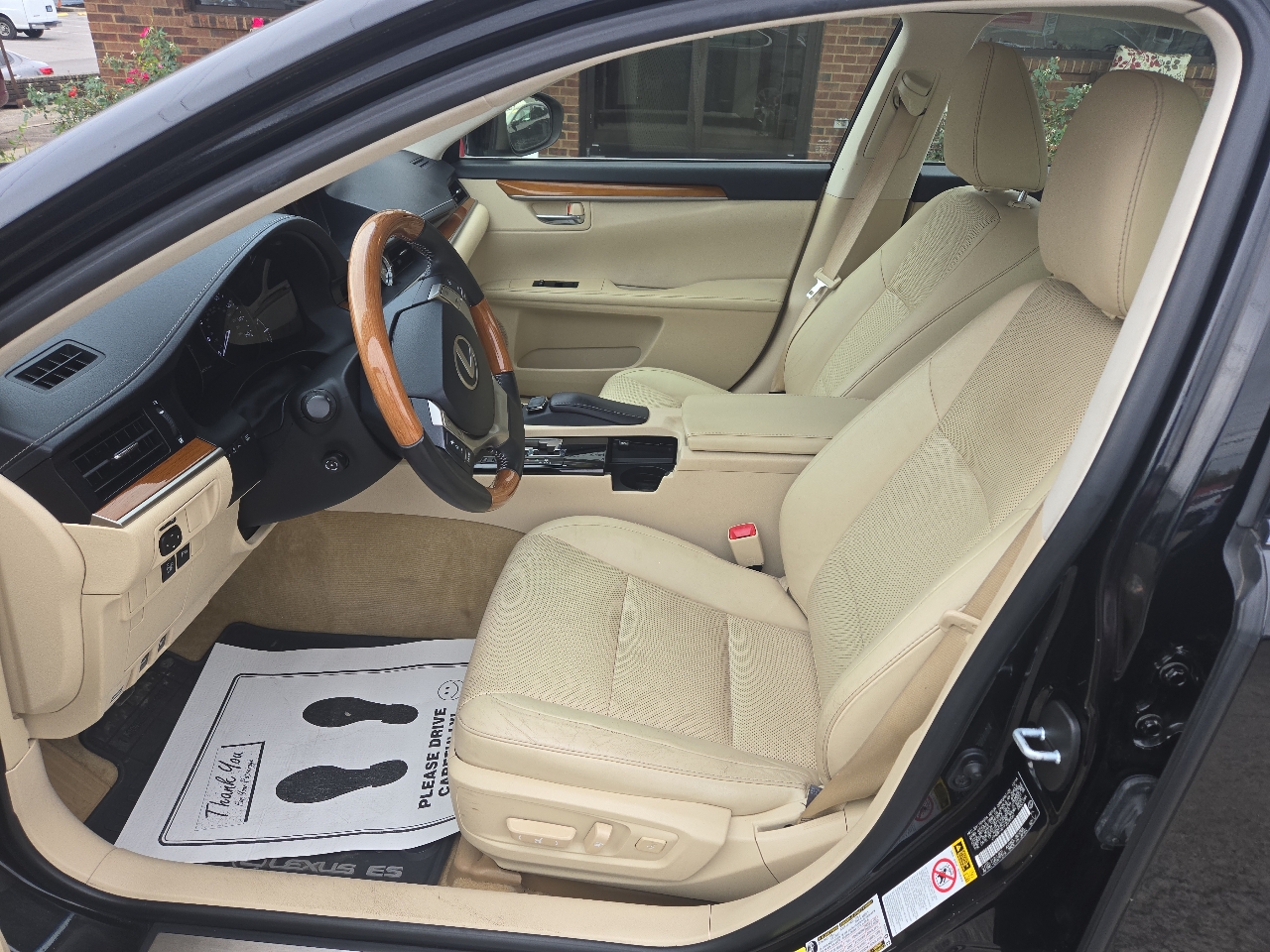 Lexus ES 300h 4dr Sdn Hybrid 2015 Lexus ES 300h 4dr Sdn Hybrid 2015