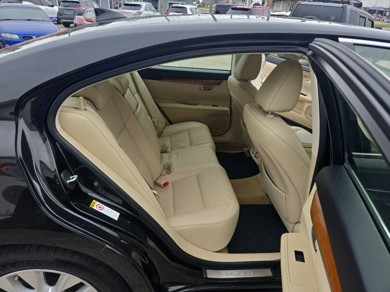 Lexus ES 300h 4dr Sdn Hybrid 2015 Lexus ES 300h 4dr Sdn Hybrid 2015