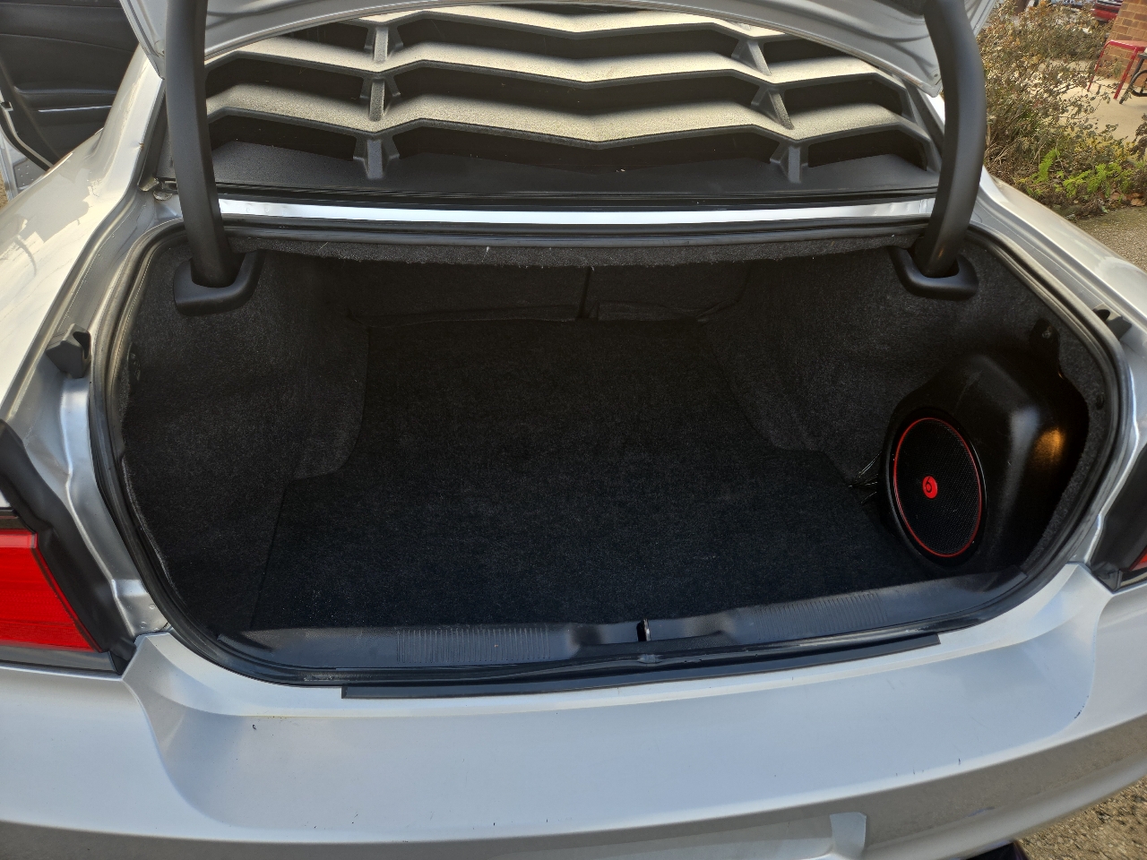 Dodge Charger 4dr Sdn SXT Plus RWD 2012