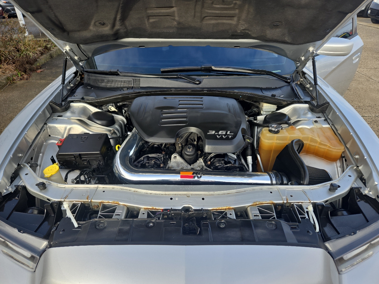 Dodge Charger 4dr Sdn SXT Plus RWD 2012