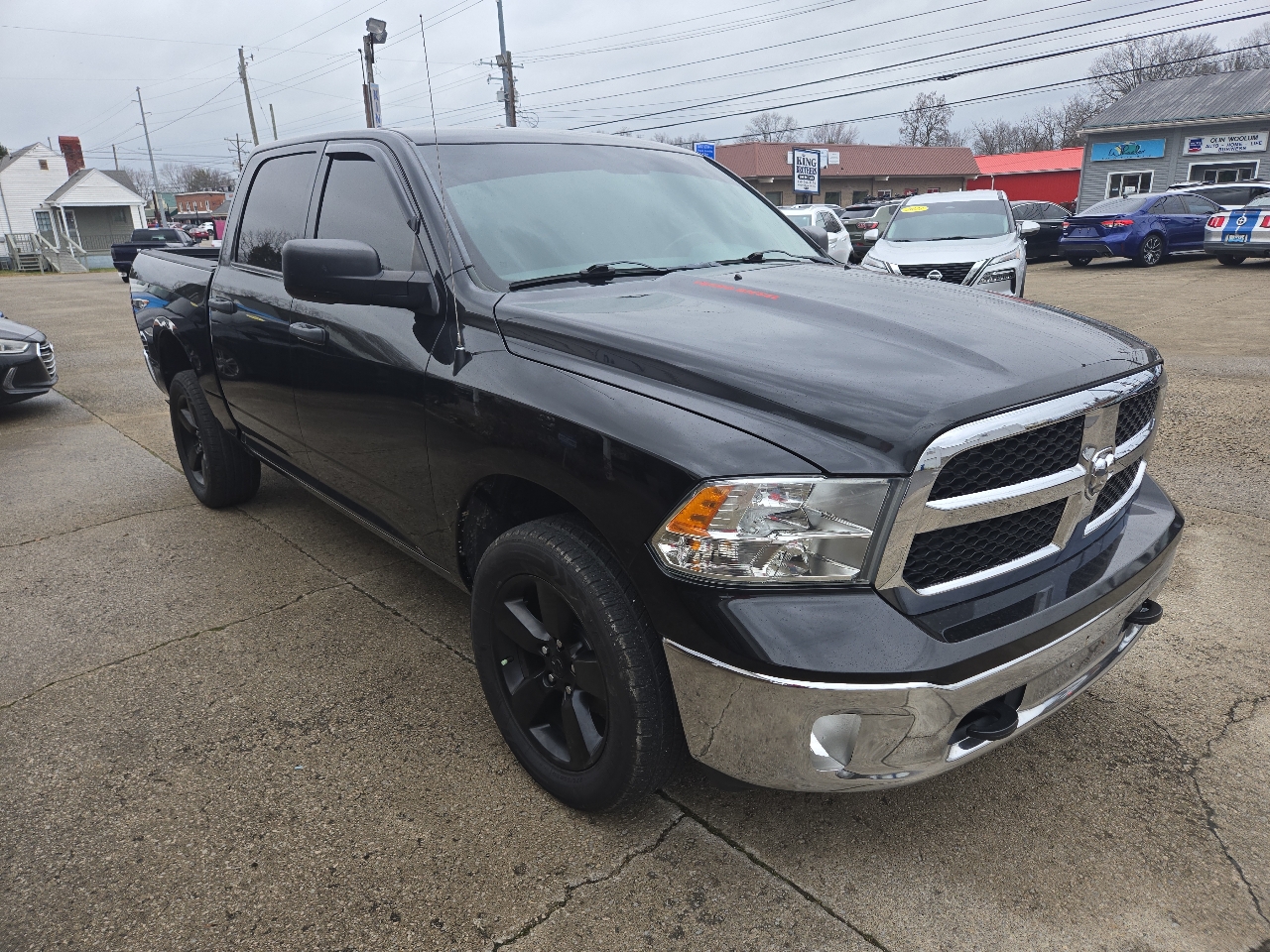 RAM 1500 4WD Crew Cab 140.5" Outdoorsman 2015