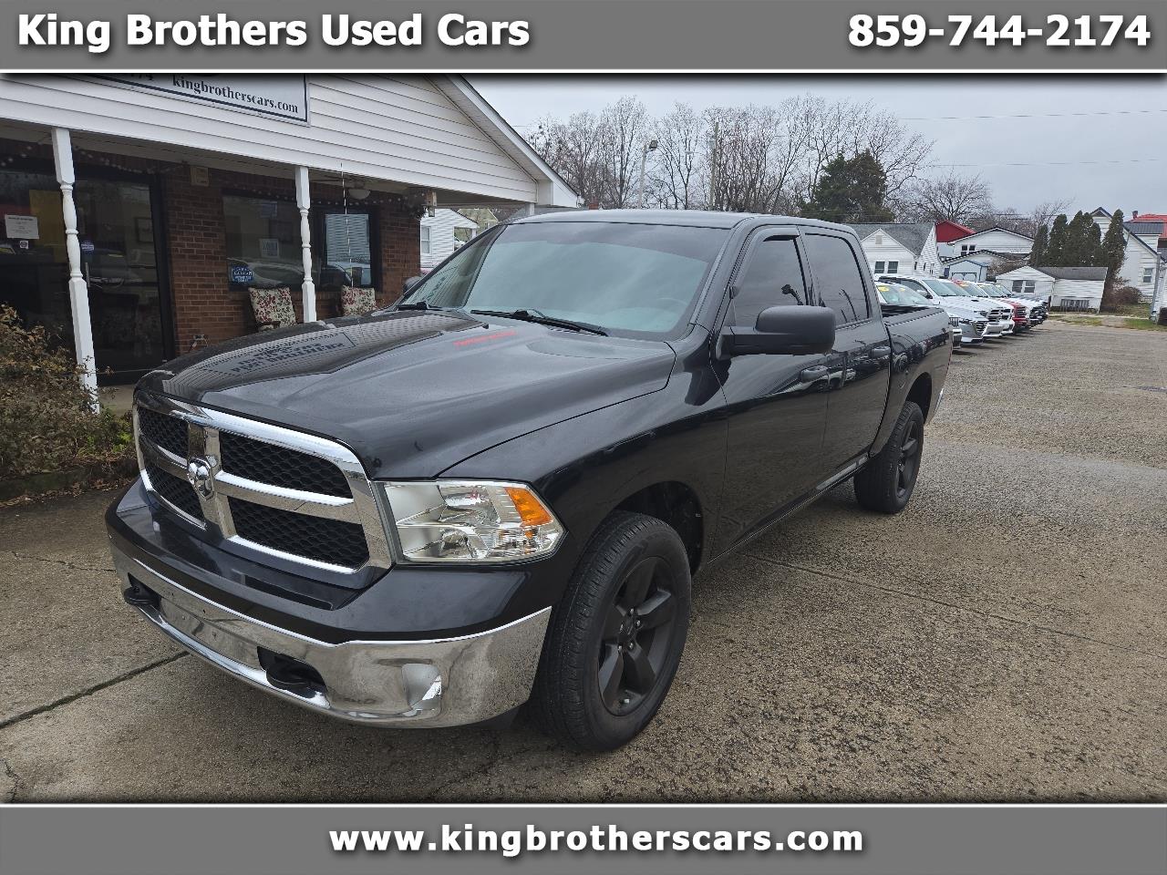 RAM 1500 4WD Crew Cab 140.5" Outdoorsman 2015