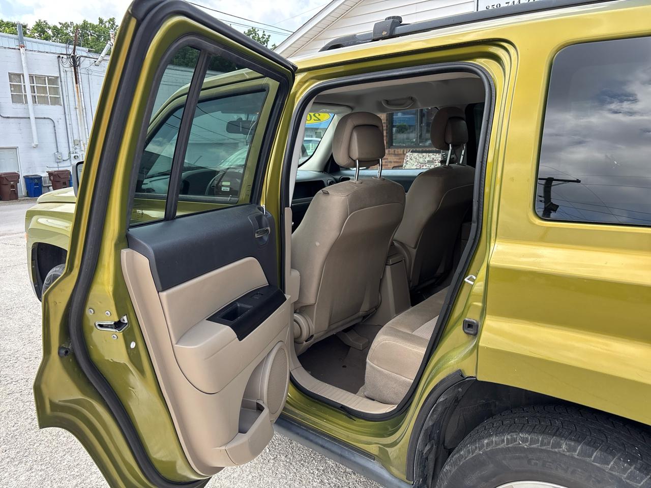 2012 Jeep Patriot Latitude - Photo 7