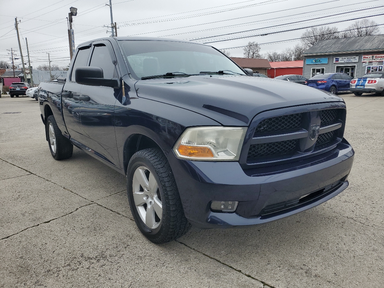 RAM 1500 4WD Quad Cab 140.5" Express 2012